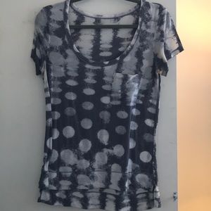 Lululemon gray and white T shirt